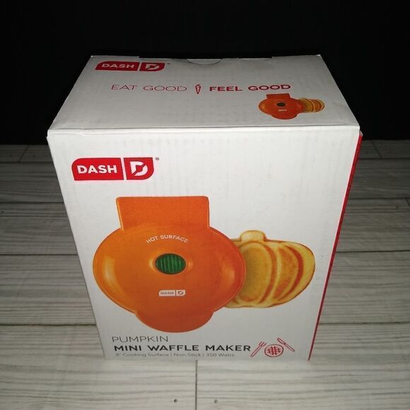 Dash Pumpkin Mini Waffle Maker 4" Cooking Surface Non-stick 350 Watts Orange - Picture 1 of 9